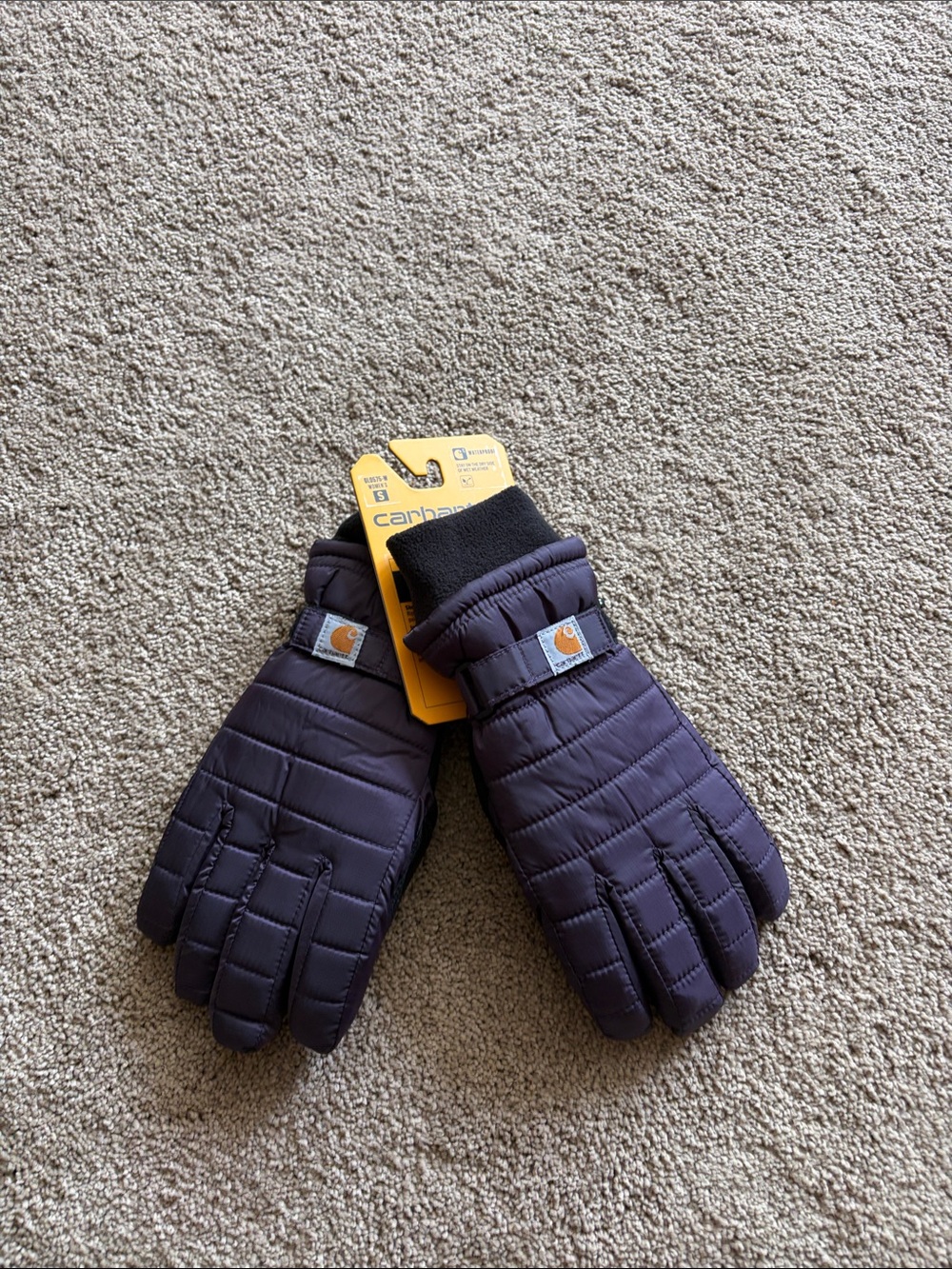Carhartt Quilted Gloves in Dark Purple with Black Cuff
